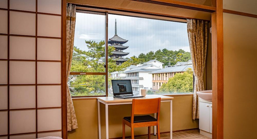 Nara Visitor Center And Inn Exterior photo